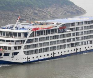 Chinese Goddess 1/2 Cruiser, Yangtze River & Three Gorges Tour