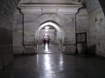 The Underground Palace of Dingling Tomb