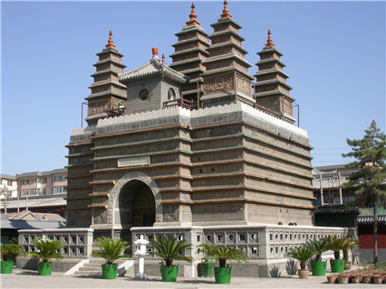 Five Pagoda Temple